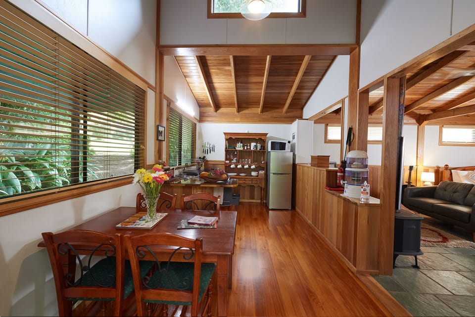 Exclusive Studio, 1 Bedroom, River View | In-room dining
