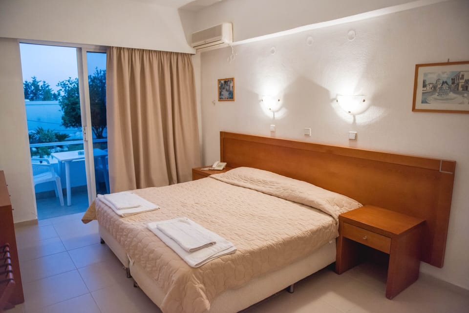Cribs (free), WiFi, bed sheets