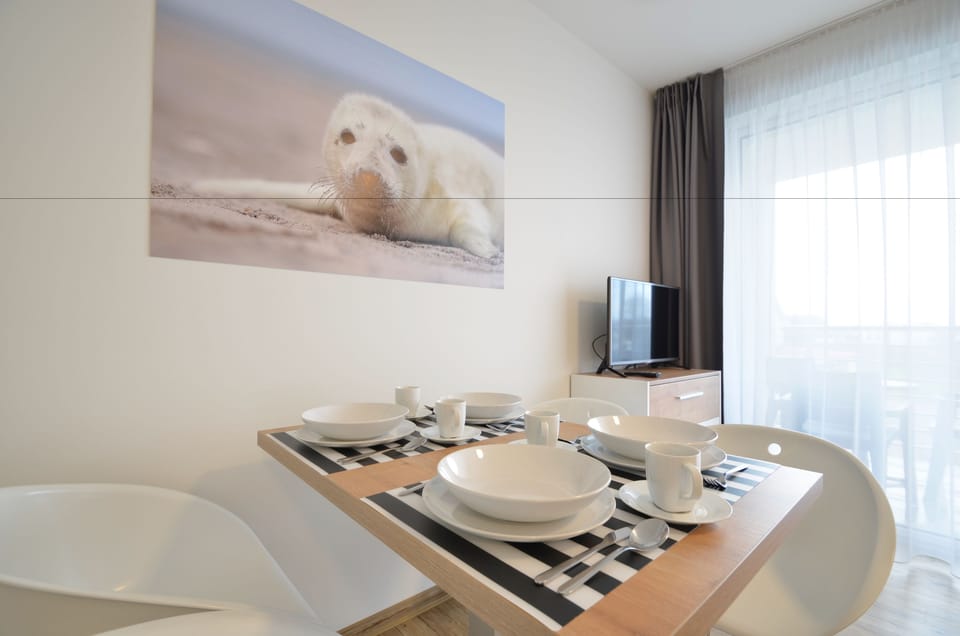 Studio Suite (Wolin) | In-room dining