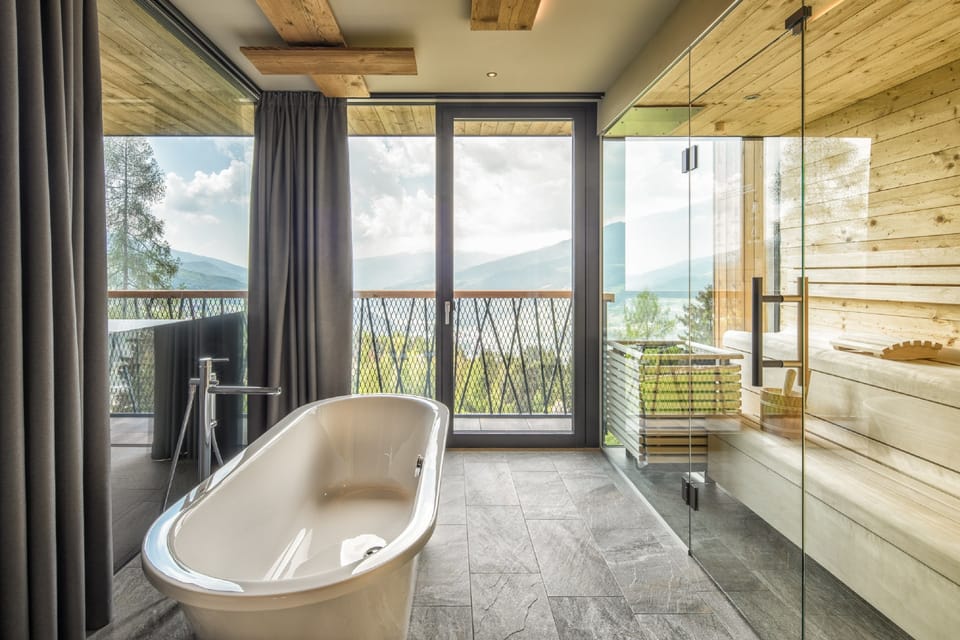 Separate tub and shower, deep soaking tub, rainfall showerhead