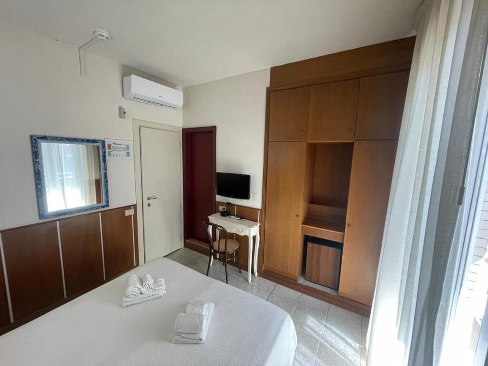 Economy Double Room | In-room safe, desk, free WiFi, bed sheets