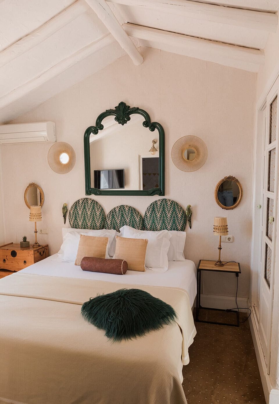 Standard Double Room, Balcony, Sea View | Minibar, soundproofing