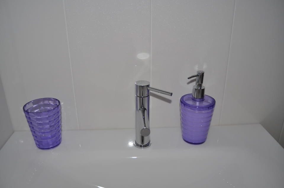 Economy Double Room, Balcony, Sea View | Bathroom sink
