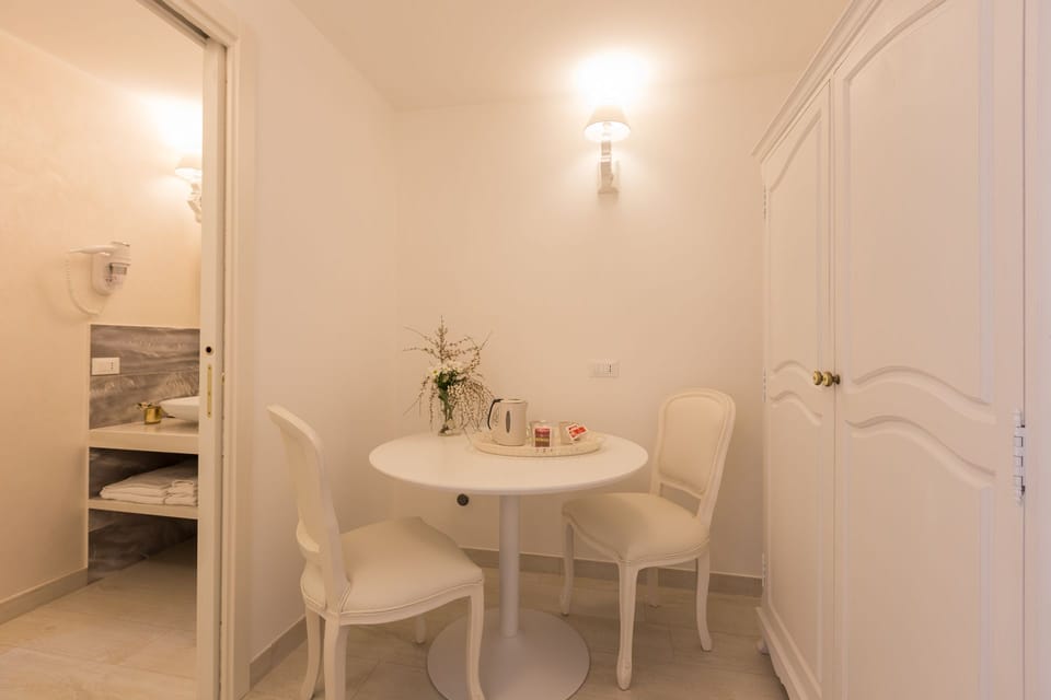 Junior Suite | Living room | TV
