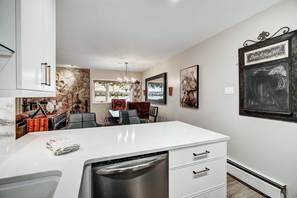 Condo, 1 Bedroom | Private kitchen | Full-size fridge, microwave, oven, stovetop