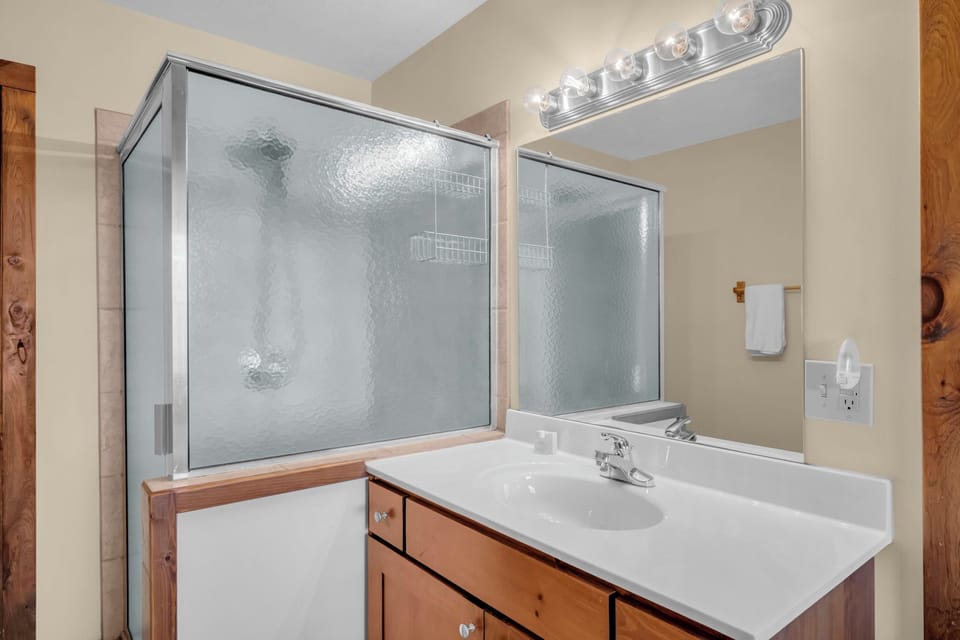 Main Floor Master Bathroom