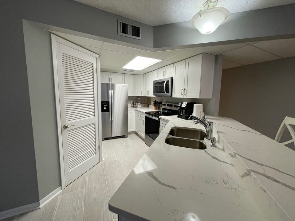 Fully renovated kitchen 