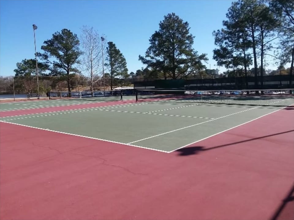 Seven Coves Tennis Courts
