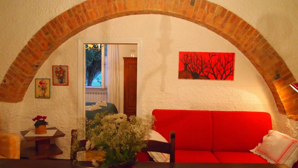 House, 2 Bedrooms | Living area