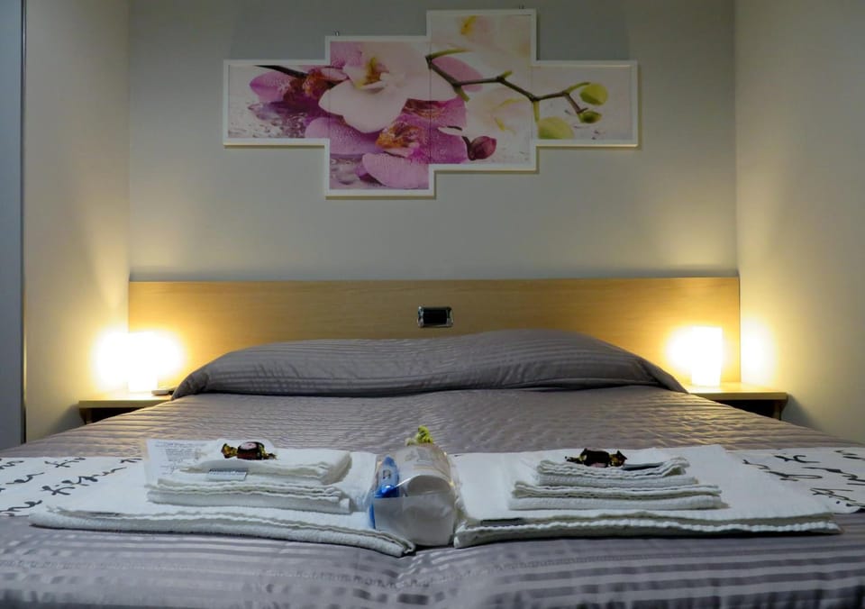 Desk, bed sheets