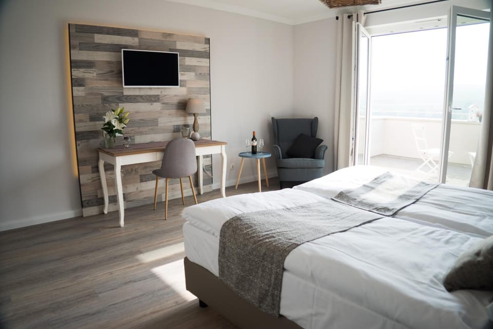 Desk, rollaway beds, free WiFi, bed sheets