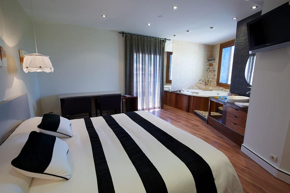 Deluxe Double Room | Blackout drapes, free WiFi, bed sheets
