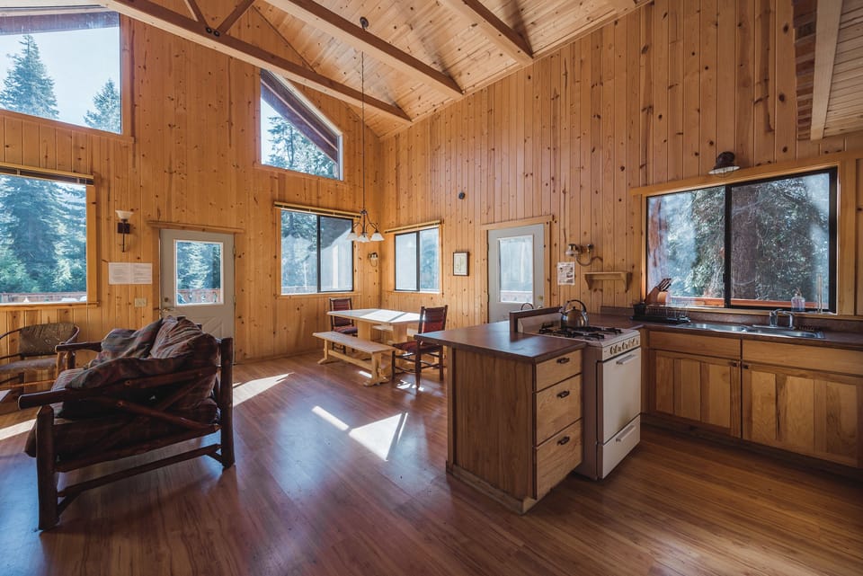 Sawtooth Chalet | In-room dining