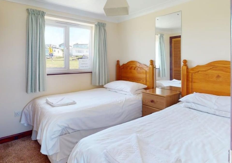 Bedroom 3 - Twin Bedroom