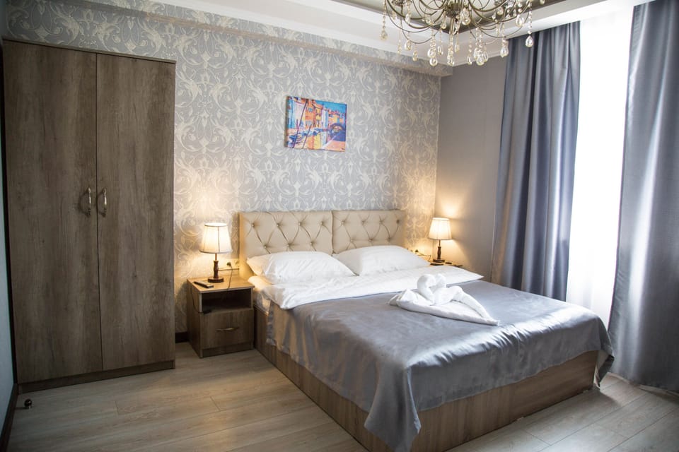 Standard Double Room | Egyptian cotton sheets, premium bedding, memory foam beds, minibar