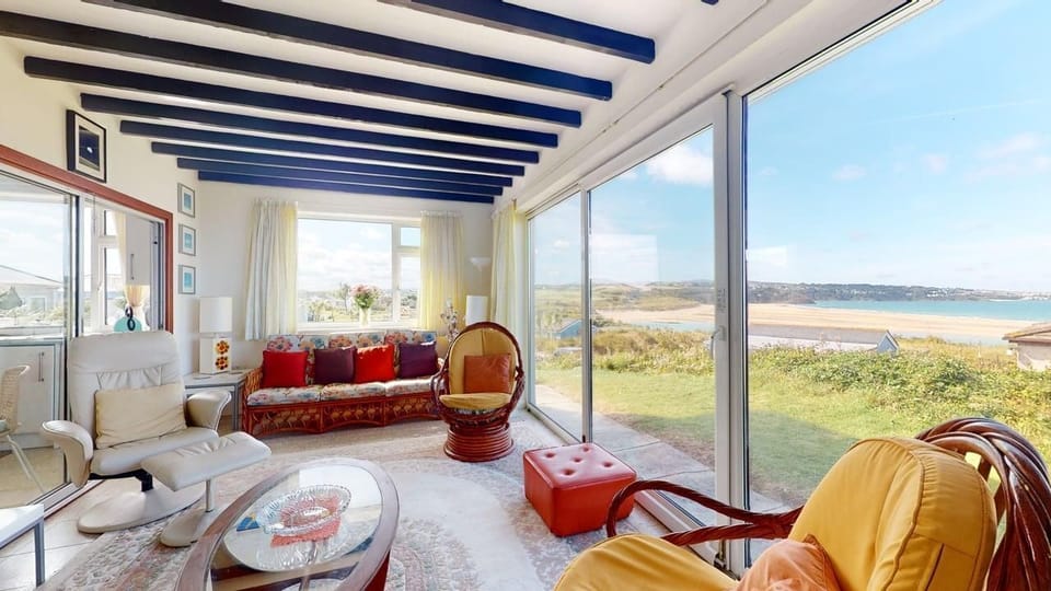 Living Area - Sea View