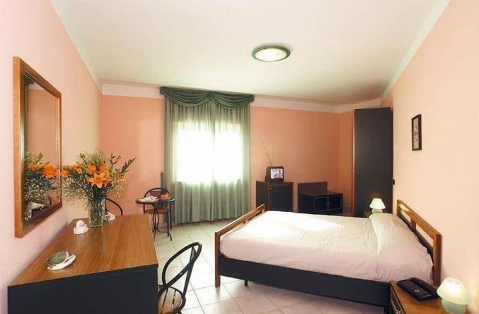Double Room, Mountain View | 1 bedroom, desk, cribs/infant beds, free WiFi