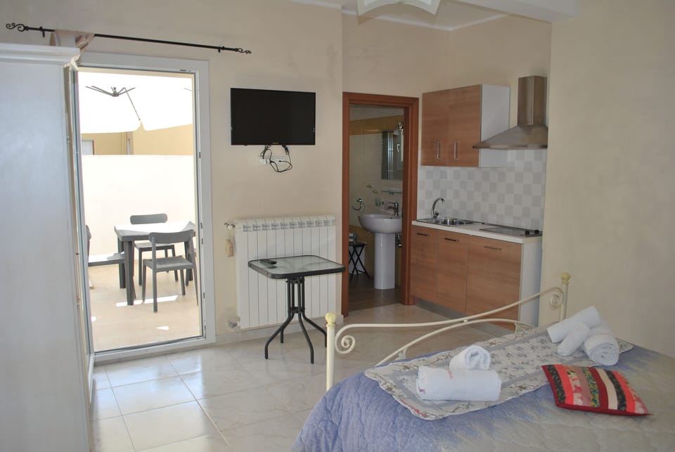 Superior Double Room | Private kitchen | Fridge
