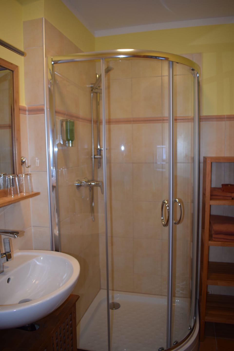 Economy Twin Room (TV) | Bathroom | Shower, hair dryer, towels, soap