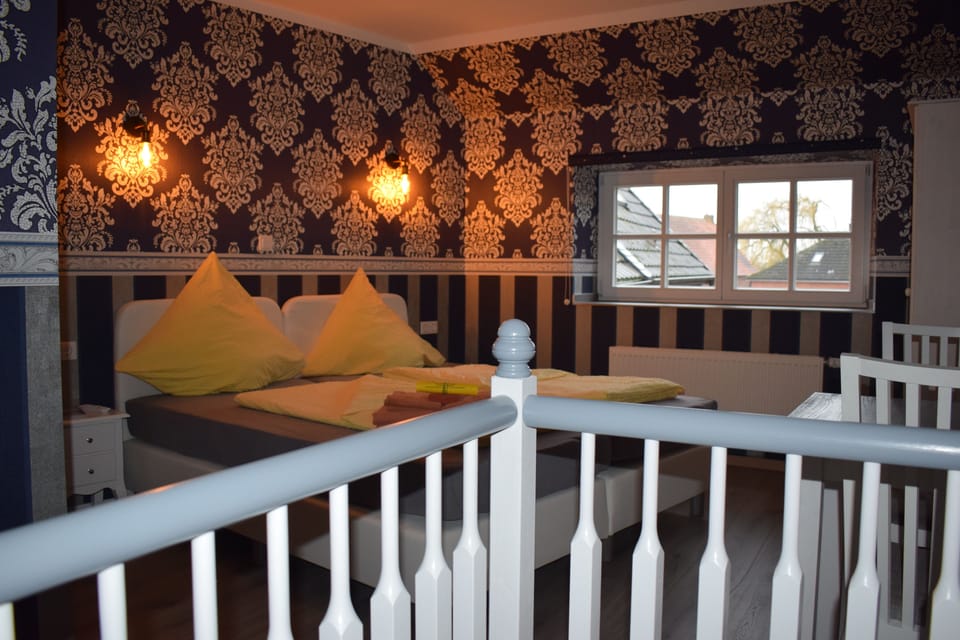 Comfort Double Room (TV) | Hypo-allergenic bedding, individually decorated, individually furnished