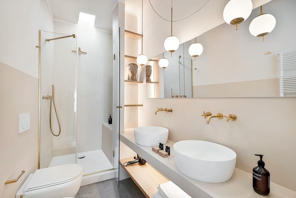 Luxury Suite, 1 King Bed, Sea View, Annex Building | Bathroom | Shower, designer toiletries, hair dryer, bathrobes