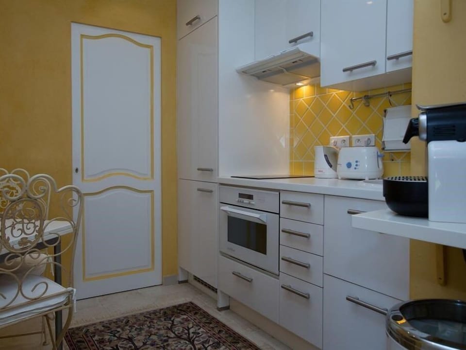 Deluxe Studio, Private Bathroom (Chambre Orange) | Miscellaneous