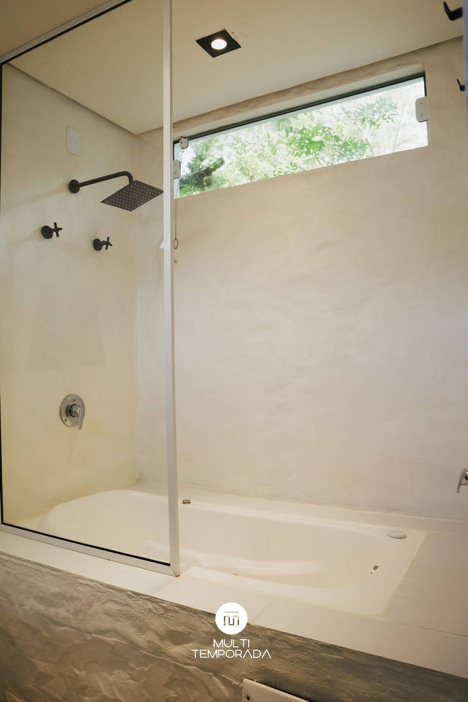 Private spa tub
