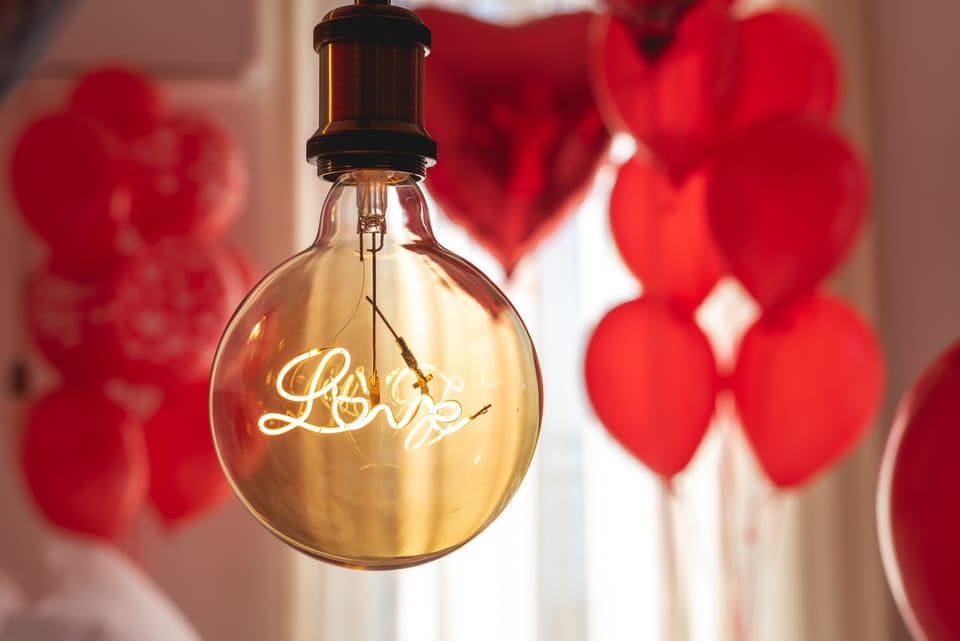 Honeymoon Suite, Jetted Tub | Minibar, in-room safe, desk, blackout drapes