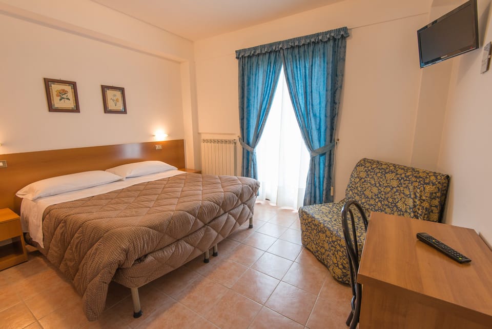 Double or Twin Room | Desk, free WiFi, bed sheets