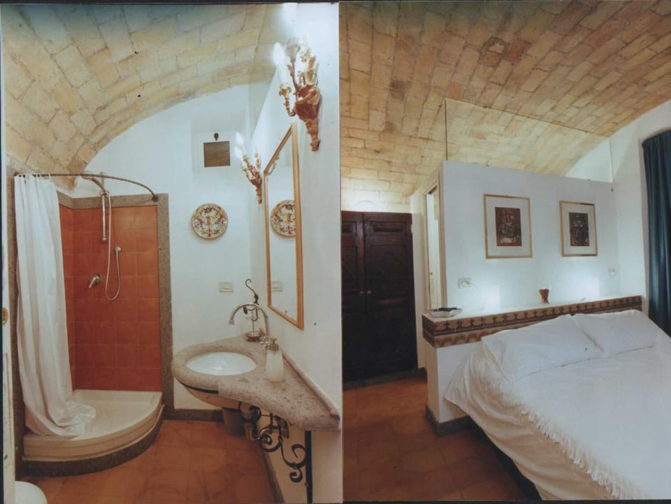 Shower, free toiletries, hair dryer, bidet