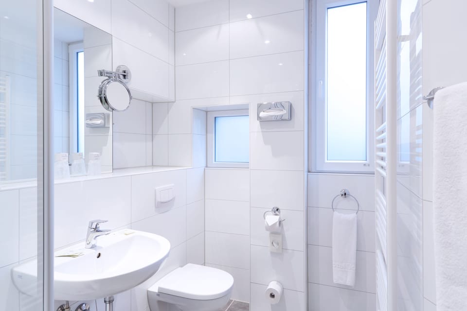 Double or Twin Room | Bathroom | Free toiletries, hair dryer, towels, soap
