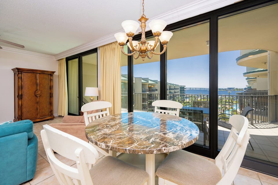 Gaze out across the bay while enjoying your morning coffee in this inviting dining area