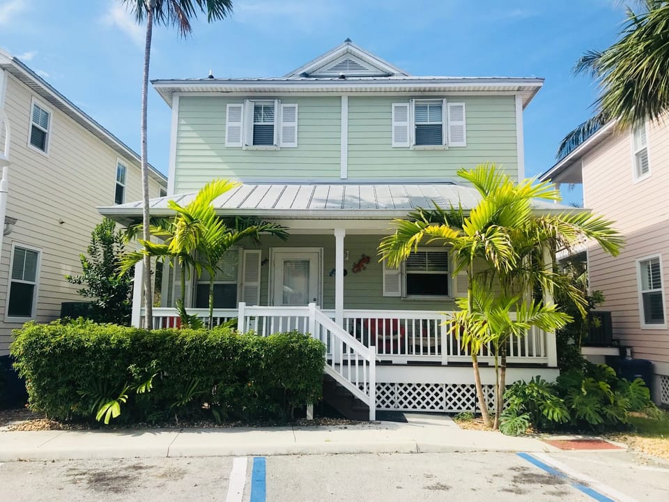 Stand alone house - #20 Coral Way, mile marker 5