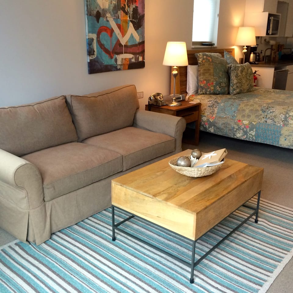 Full size pull-out sofa for additional guests.