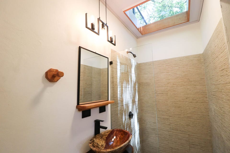 Superior Room, 1 King Bed, Mountain View | Bathroom | Shower, free toiletries, hair dryer, towels