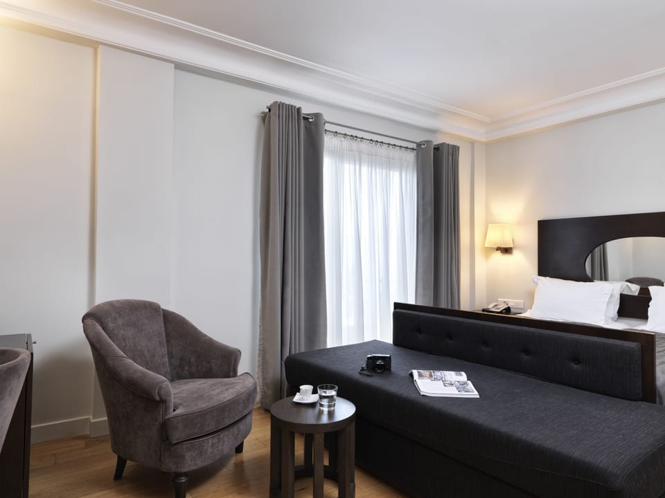 Standard Triple Room | Premium bedding, in-room safe, desk, laptop workspace