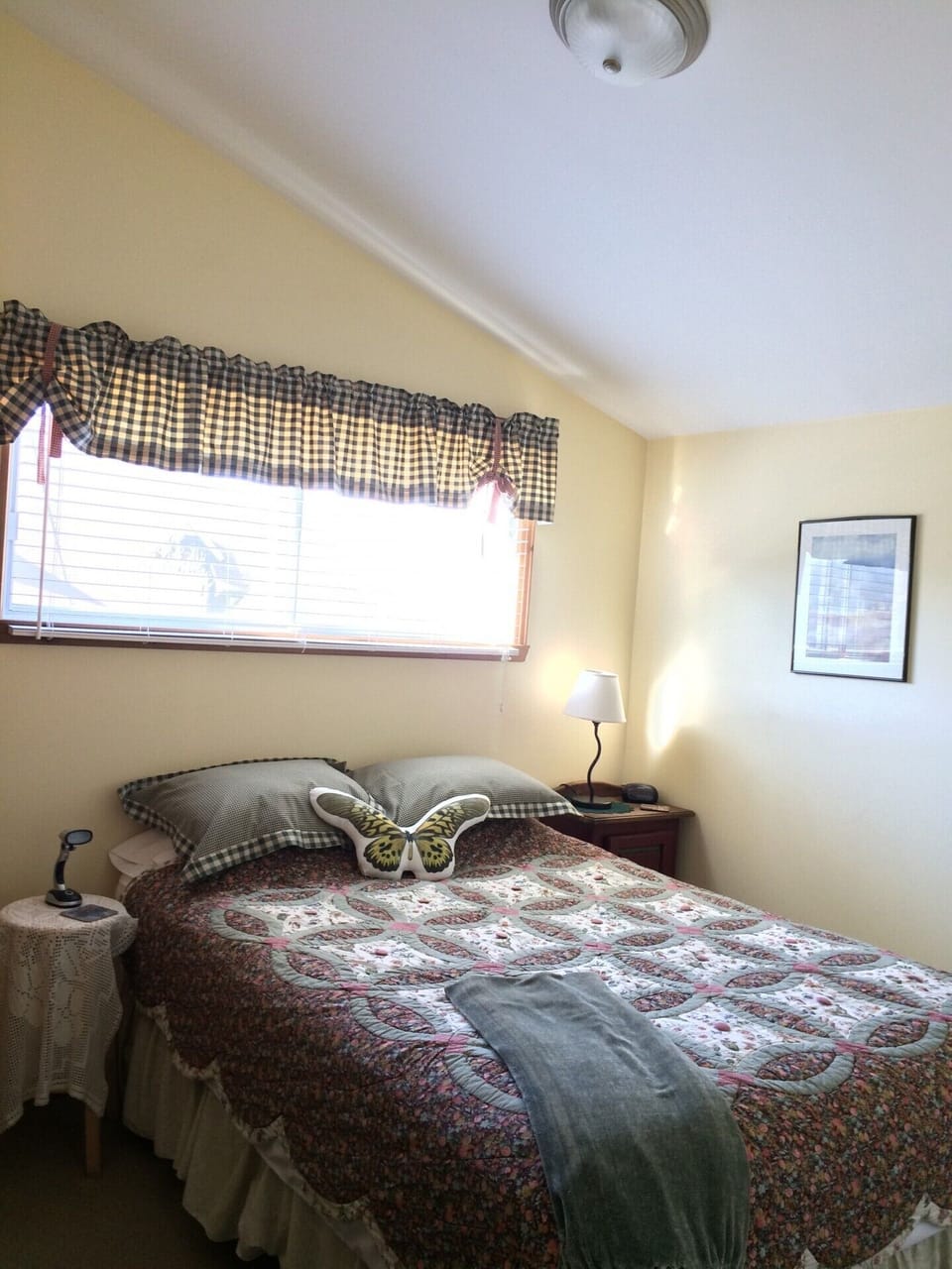 Second bedroom - queen bed