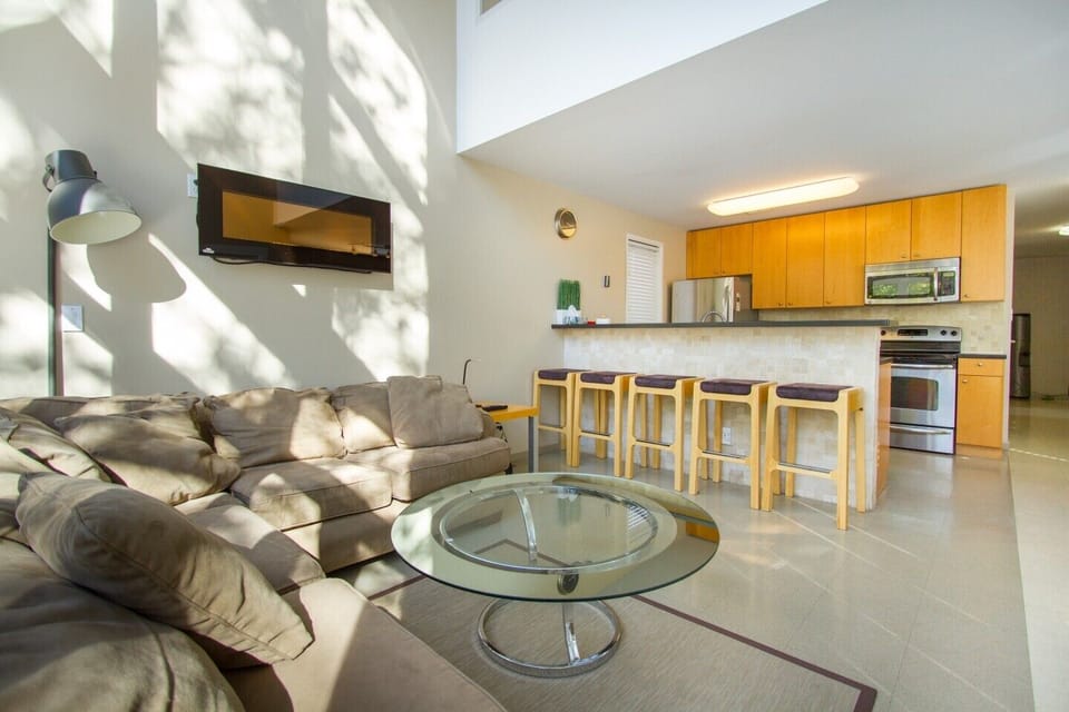 Massive entertaining area.