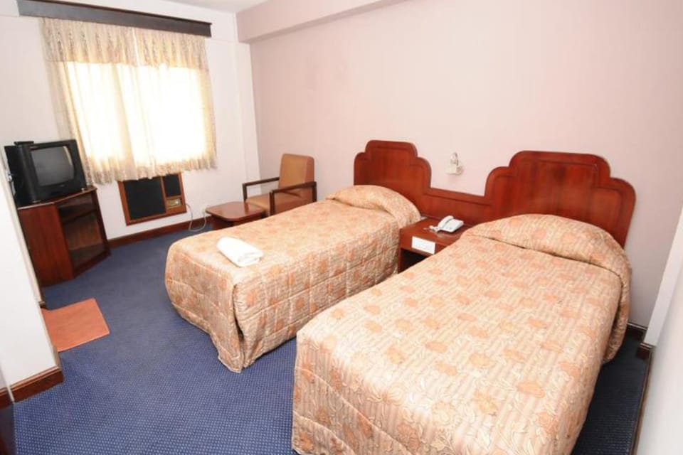 Deluxe Room | Desk, free WiFi