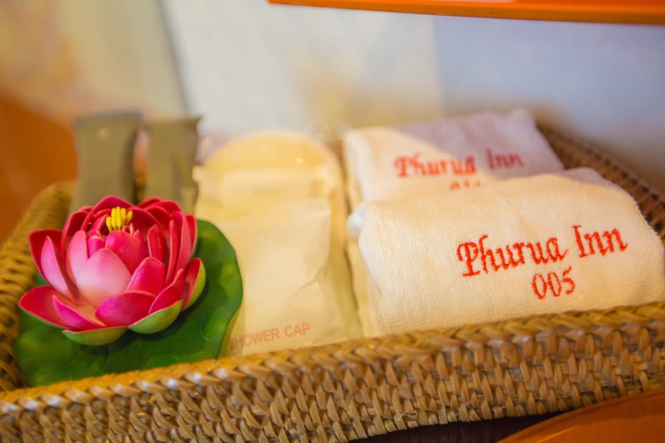Shower, free toiletries, towels