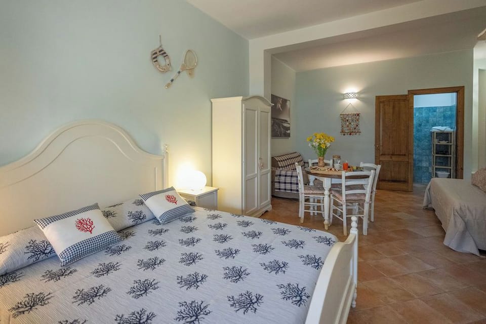 Studio | In-room safe, desk, soundproofing, cribs/infant beds