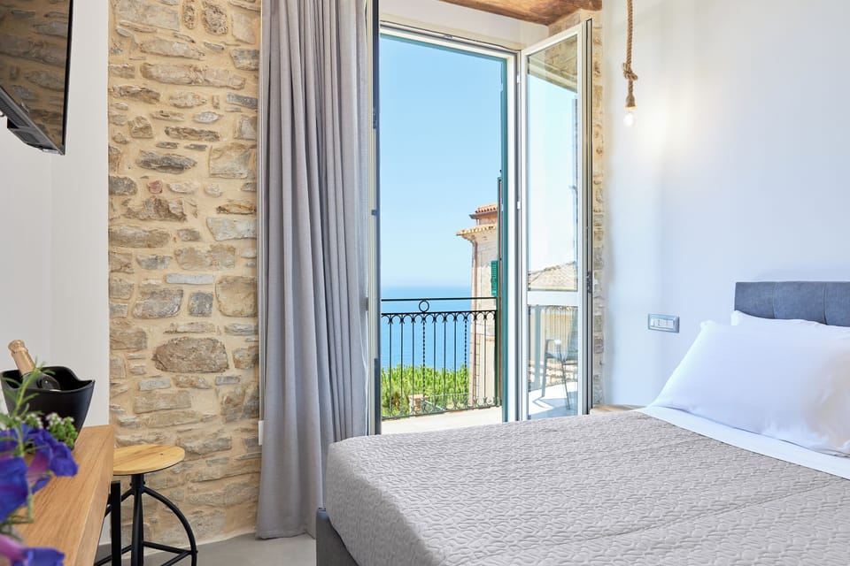 Deluxe Double Room, Sea View | In-room safe, desk, laptop workspace, free WiFi