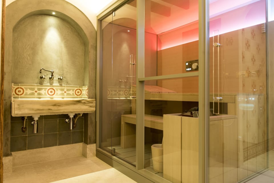 Sauna, steam room, Turkish bath, body treatments, body scrubs