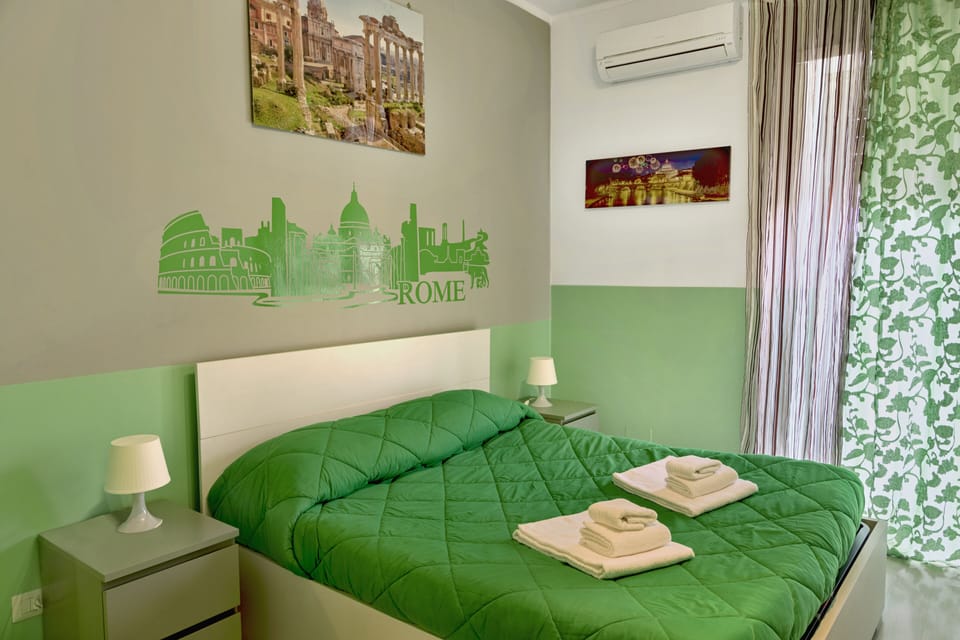 Quadruple Room | Desk, iron/ironing board, free WiFi