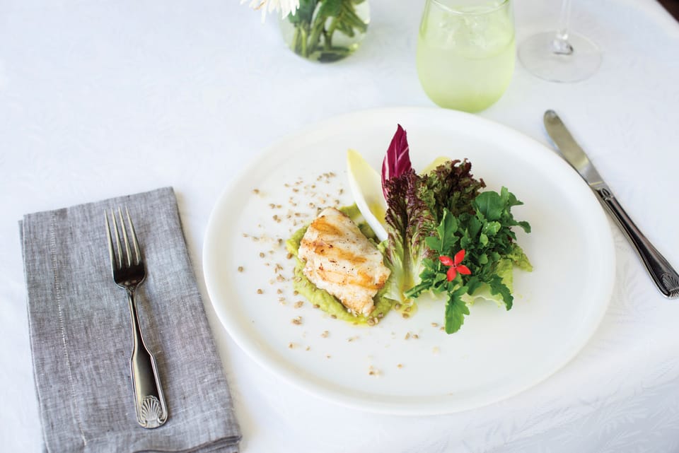 5 restaurants; breakfast, lunch, and dinner served