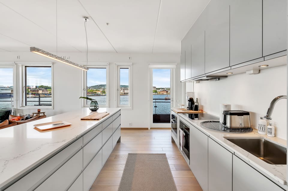Apartment, Sea View (Pir 2) | Private kitchen | Full-size fridge, microwave, oven, stovetop