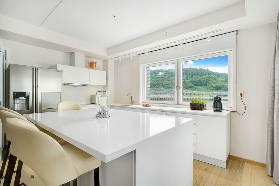 Apartment, 4 Bedrooms (Pir 1) | In-room dining