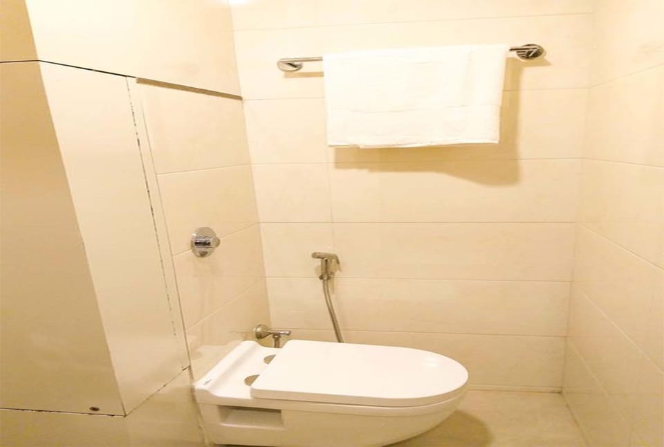 Shower, free toiletries, towels, soap