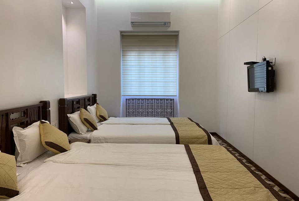 Superior AC Quadruple Room With Shared Bathroom | Desk, free WiFi