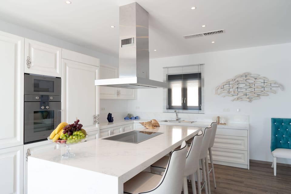 Villa | Private kitchen | Full-size fridge, microwave, oven, stovetop